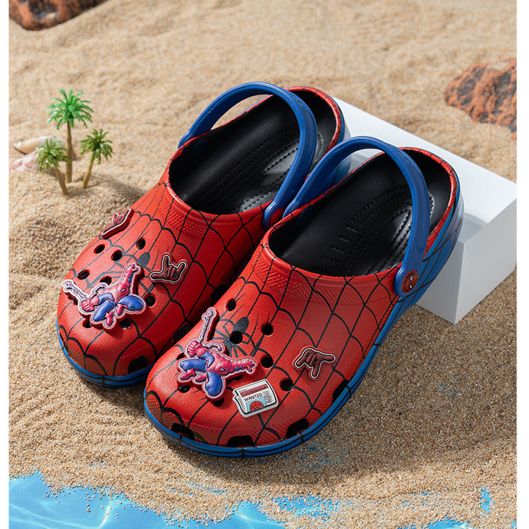 Men Shoes Models - صنادل بتصميم الرجل العنكبوت الأحمر، شباشب