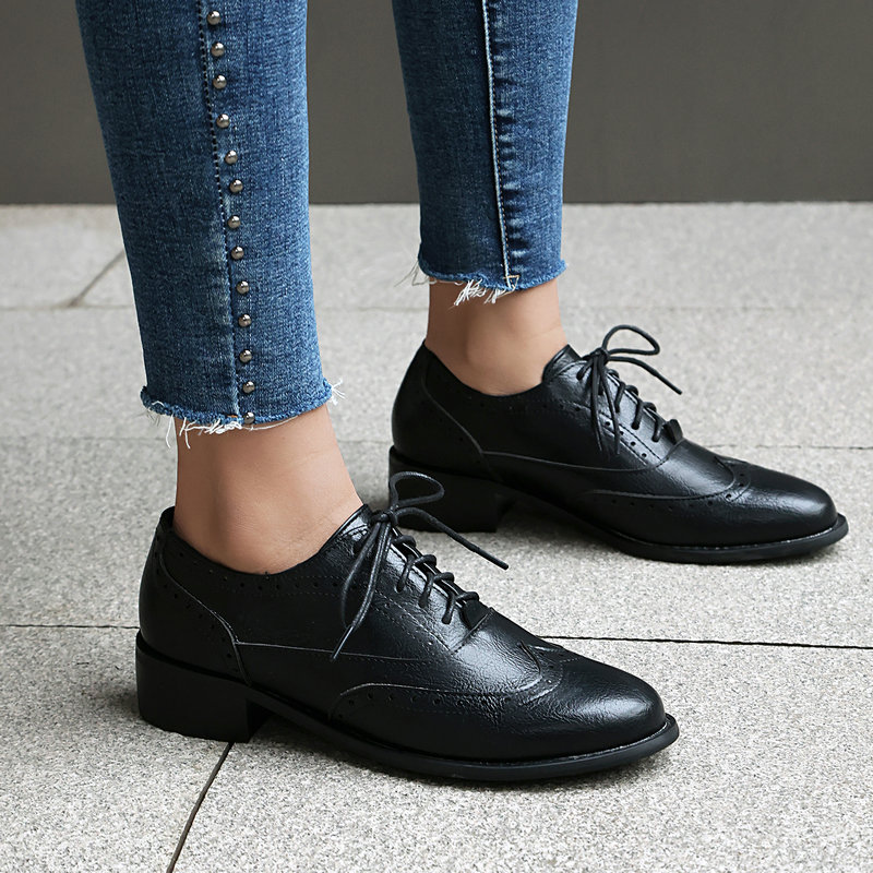 أحذية أكسفورد نسائية برباط وكع - مراجعة Oxford Brogue Leather وسعره