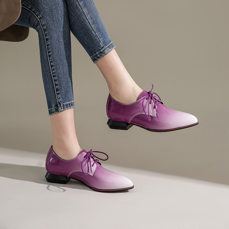 المرأة البريطانية أوكسفورد الت - مراجعة Oxford Brogue Leather وسعره
