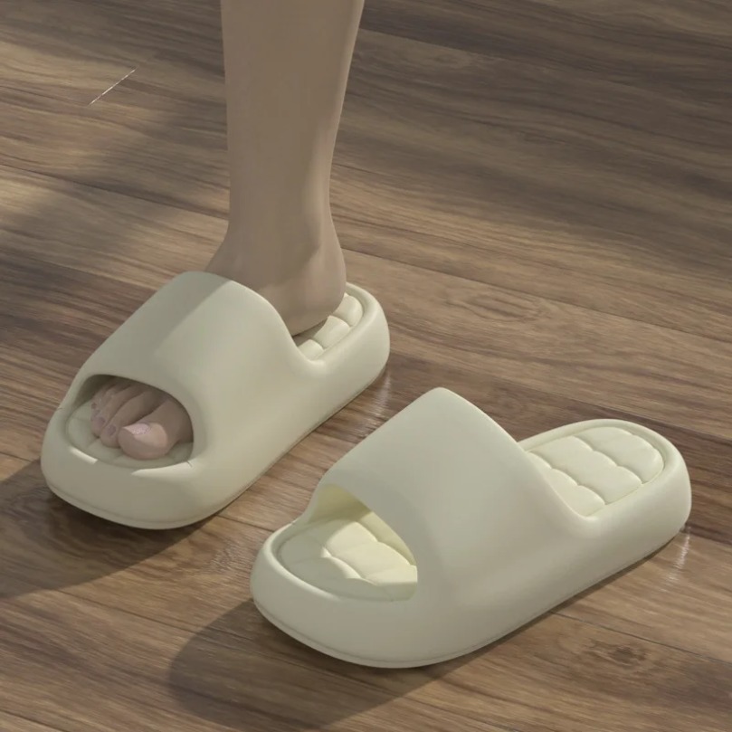 شبشب كلاود نسائي بنقشة كاروهات - مراجعة Men Shoes Size To Women وسعره